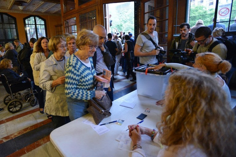 «Δεν θέλαμε, αναγκαστήκαμε»  – Απίστευτη δικαιολογία Ραχόι για την αστυνομική βία στην Καταλονία